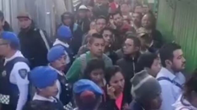 Afuera de la estación Pantitlán