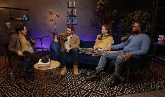 Drake Bell se reúne con protagonista de El Manual de Ned tras un polémico chiste sobre su abuso.
