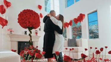 Chiquis Rivera presume romántico detalle que le preparó su novio por San Valentín