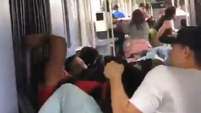 Una aficionado murió de un balazo tras una bronca entre barras en el futbol de Brasil.