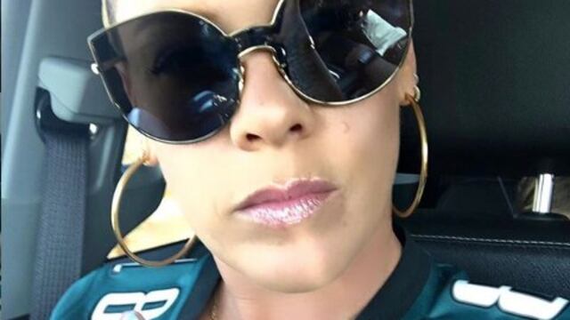 Pink dona medio millón de dólares para combatir incendios en Australia