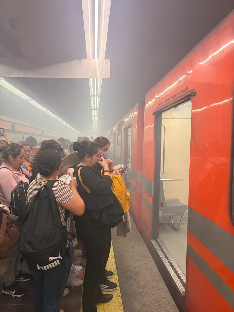 Colapsa línea 7 del Metro en CDMX