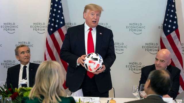 Trump en un evento con Gianni Infantino, presidente de FIFA