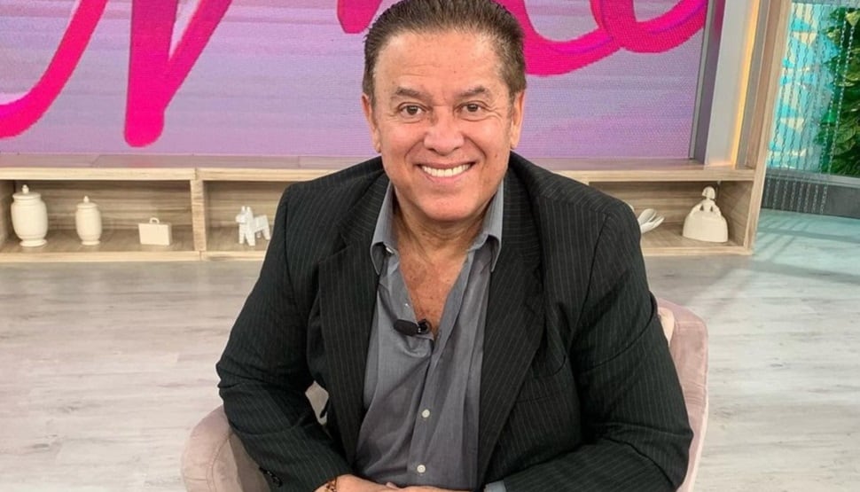 Mario Bezares