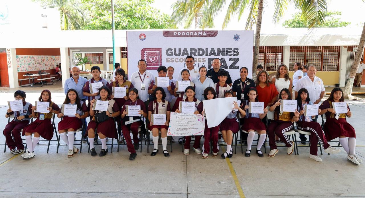 Ana Paty Peralta impulsa participación juvenil en la construcción de paz