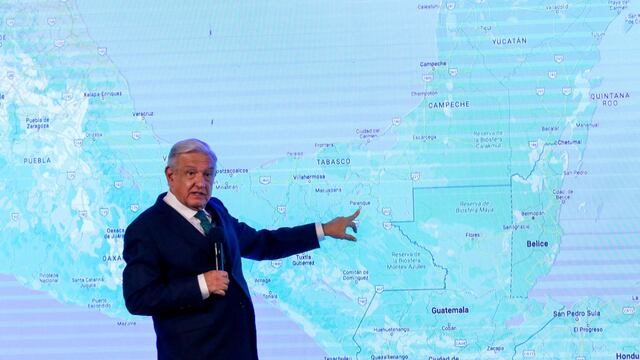 AMLO acusa a Grupo México de batear a Adán Augusto López en negociaciones