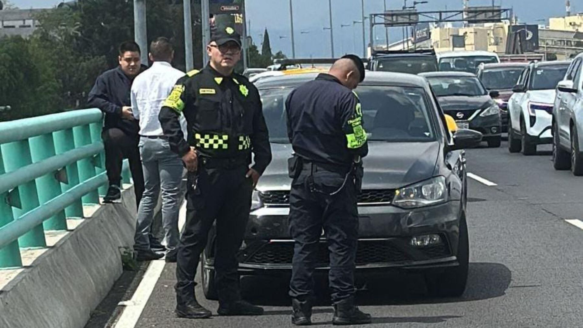 Hombre muere por infarto fulminante en el Segundo Piso de Periférico, en la CDMX