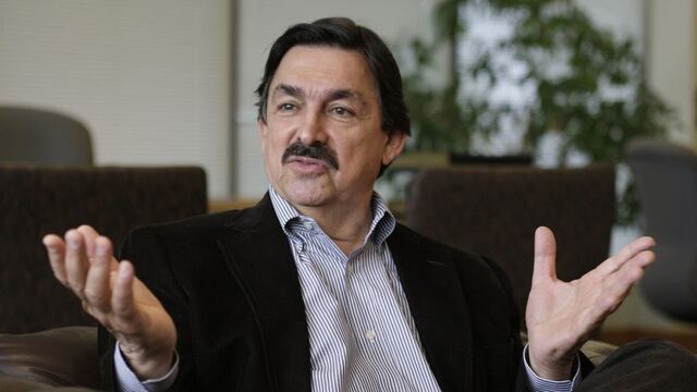 El líder minero contaría con doble nacionalidad: mexicana y canadiense. Foto/Especial