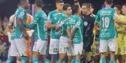 Fernando Hernández golpea a jugador