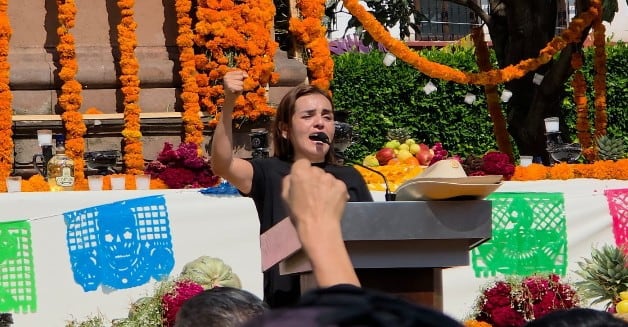 La esposa de Carlos Manzo prometió seguir su legado contra violencia mediante el Movimiento del Sombrero