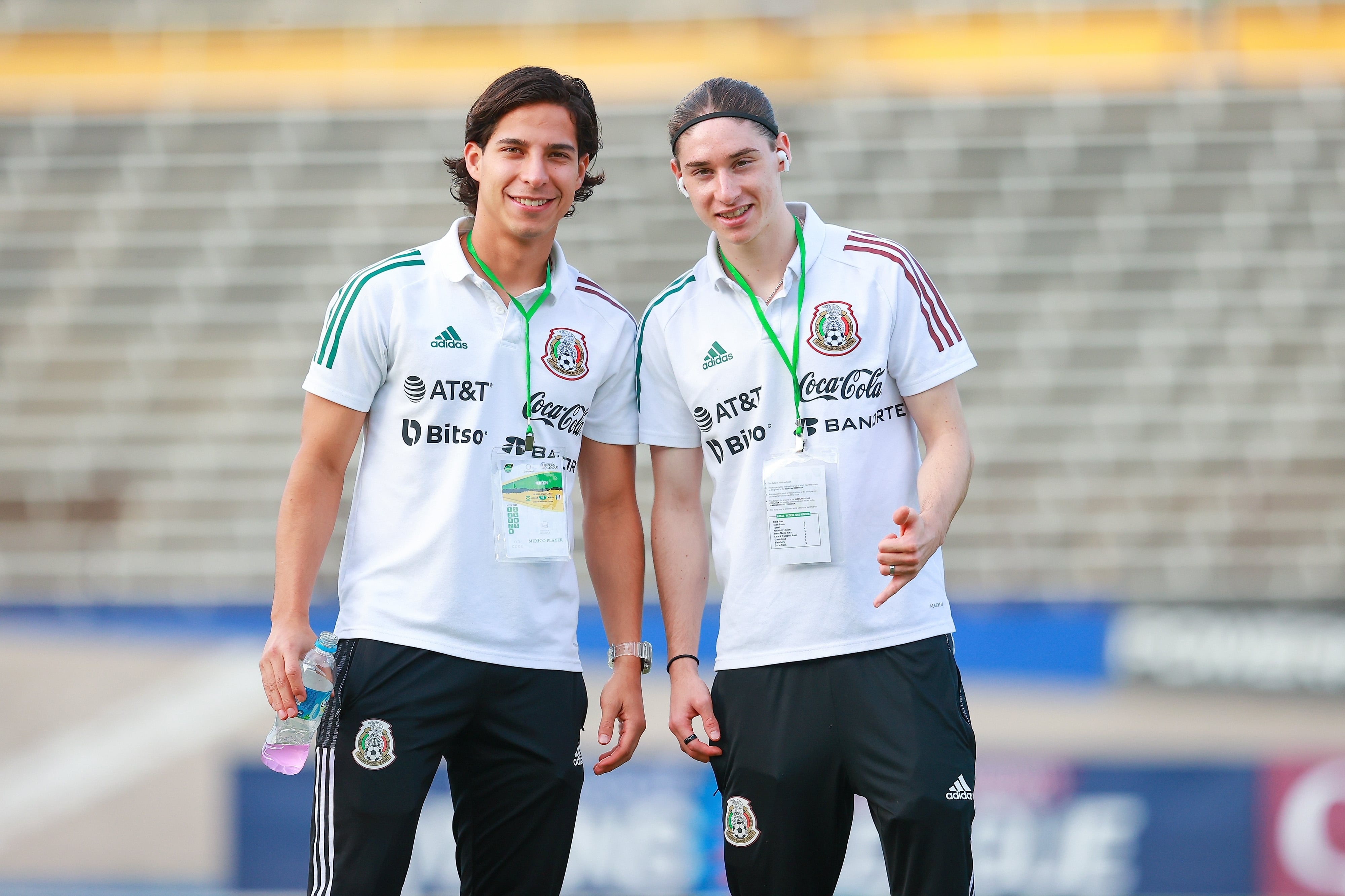 Diego Lainez y Marcelo Flores