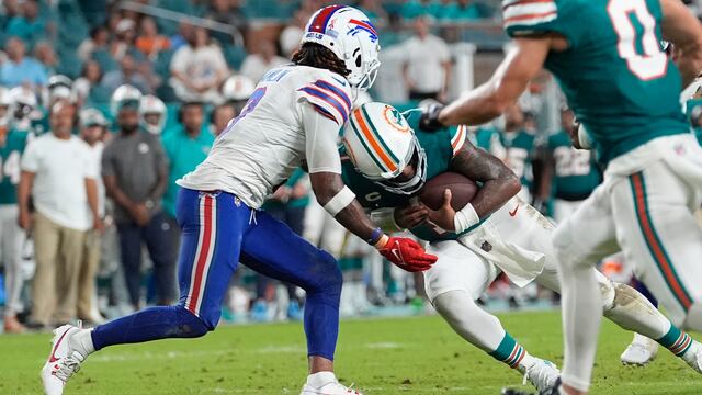 Tua Tagovailoa en el Miami Dolphins vs Buffalo Bills.