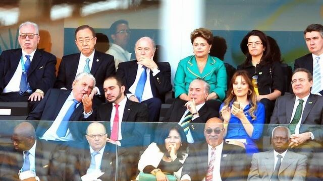 VIDEO: "¡Hey, Dilma, vete a la mierda!", gritan a la presidenta de Brasil en partido inaugural