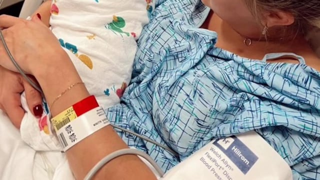 Allison Rucker con su bebé