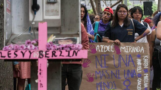 Marcha por el feminicidio de Lesvy Berlín en la UNAM.
