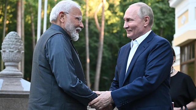 Vladimir Putin recibe a Narendra Modi y agradece su interés por terminar la guerra
