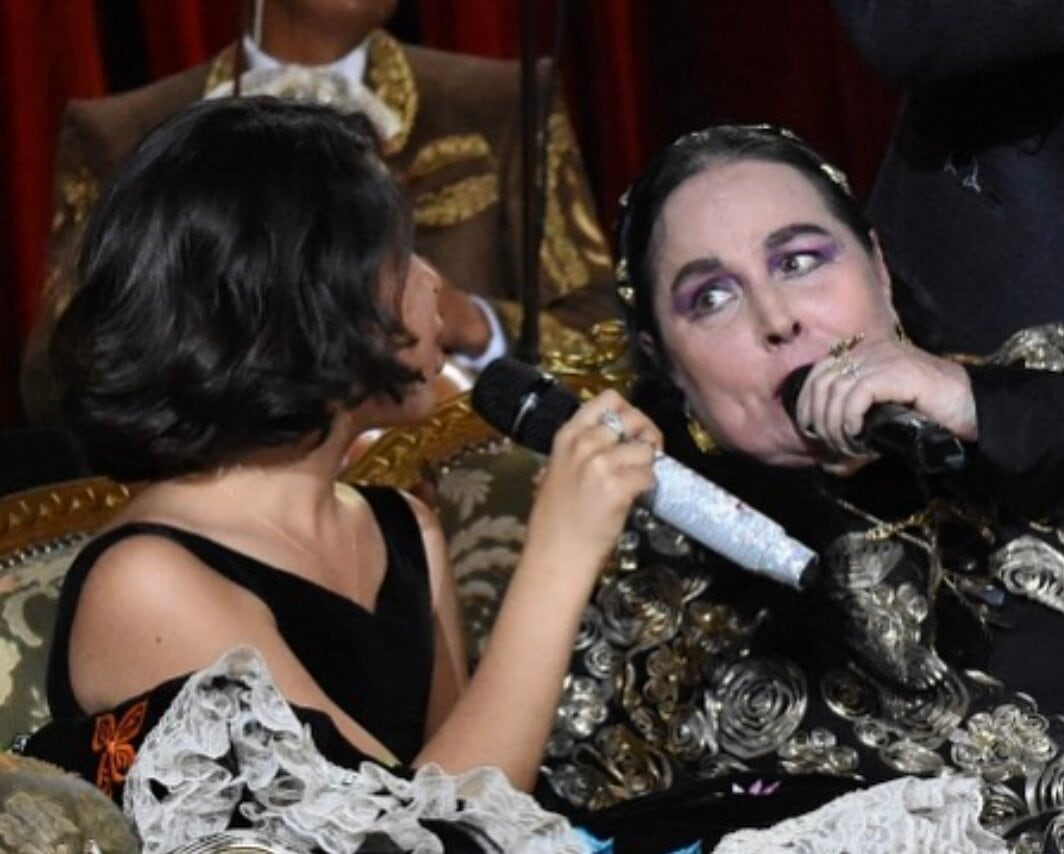 Ángela Aguilar y Flor Silvestre