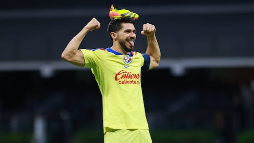 Henry Martín hace emotivo homenaje a Salvador Cabañas en pleno partido; empató récord de la leyenda