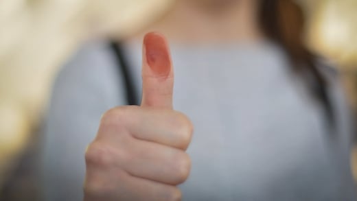 ¿Por qué no subir tu foto del dedo entintado en elecciones 2024? Hay un riesgo para tus datos biométricos