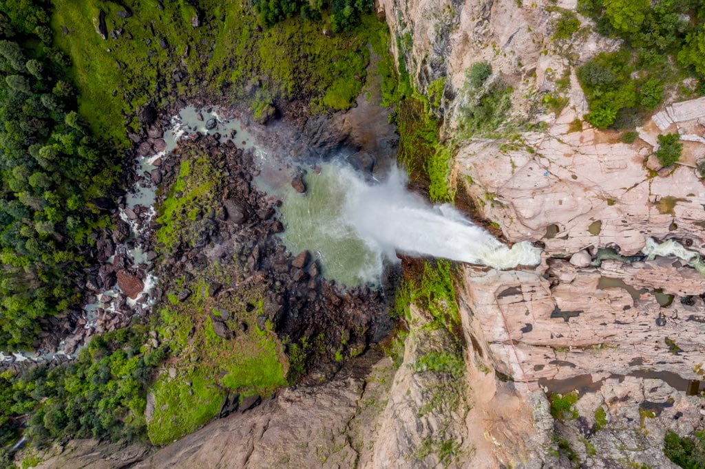 Un turista murió tras ser alcanzado por un rayo en el mirador de la Cascada de Basaseachi