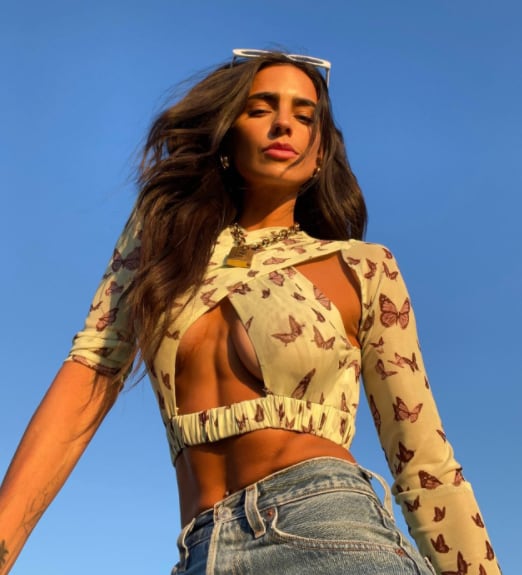 Bárbara de Regil muestra cicatriz de su aumento de senos.