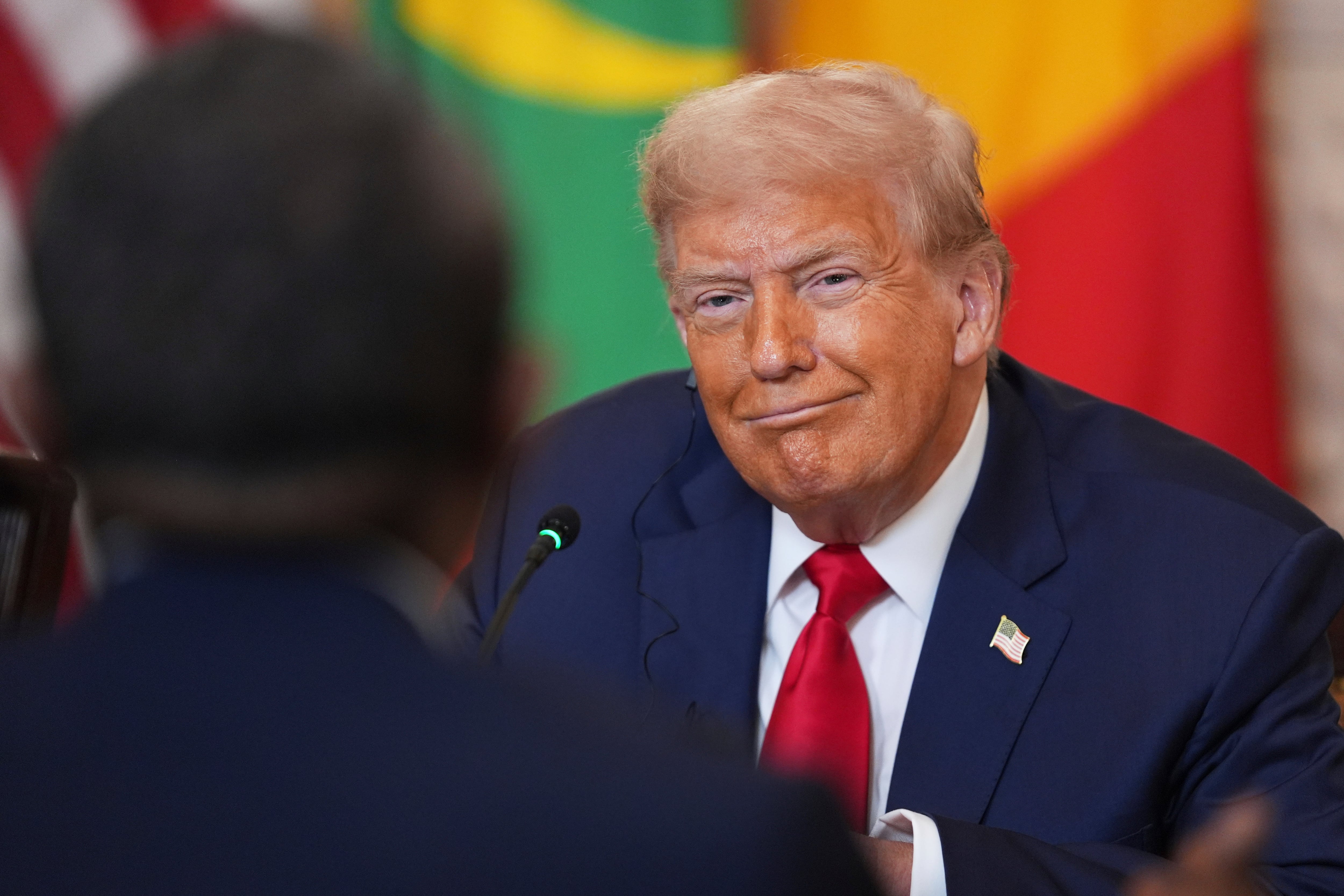 Donald Trump amenaza a Brasil con aranceles del 50%.