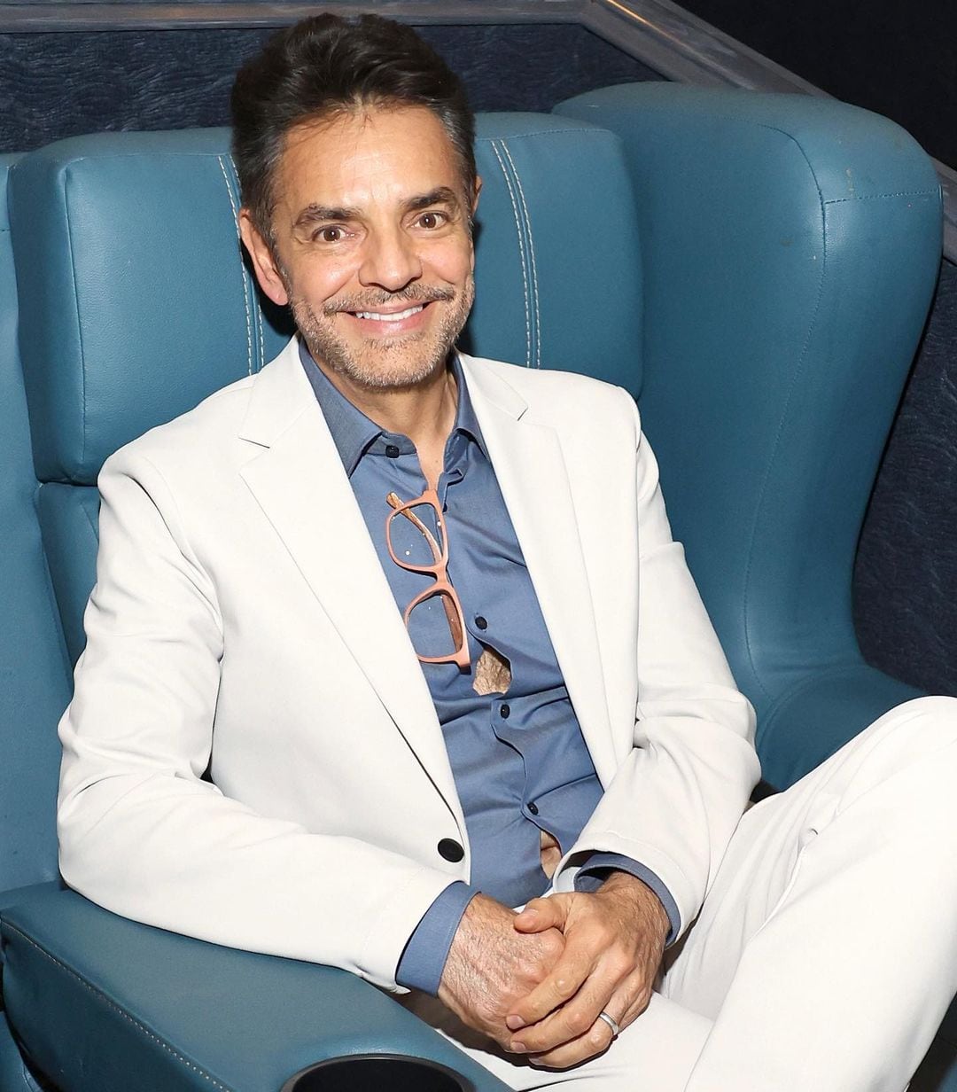 Eugenio Derbez da el botonazo