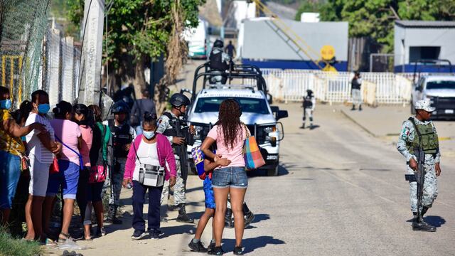 Entrega de apoyos en Acapulco