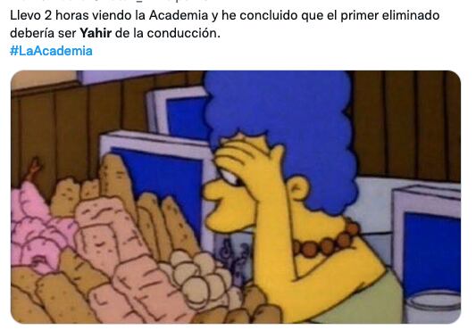 Meme de Yahir conduciendo La Academia.