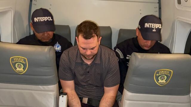 Detención de John Poulos