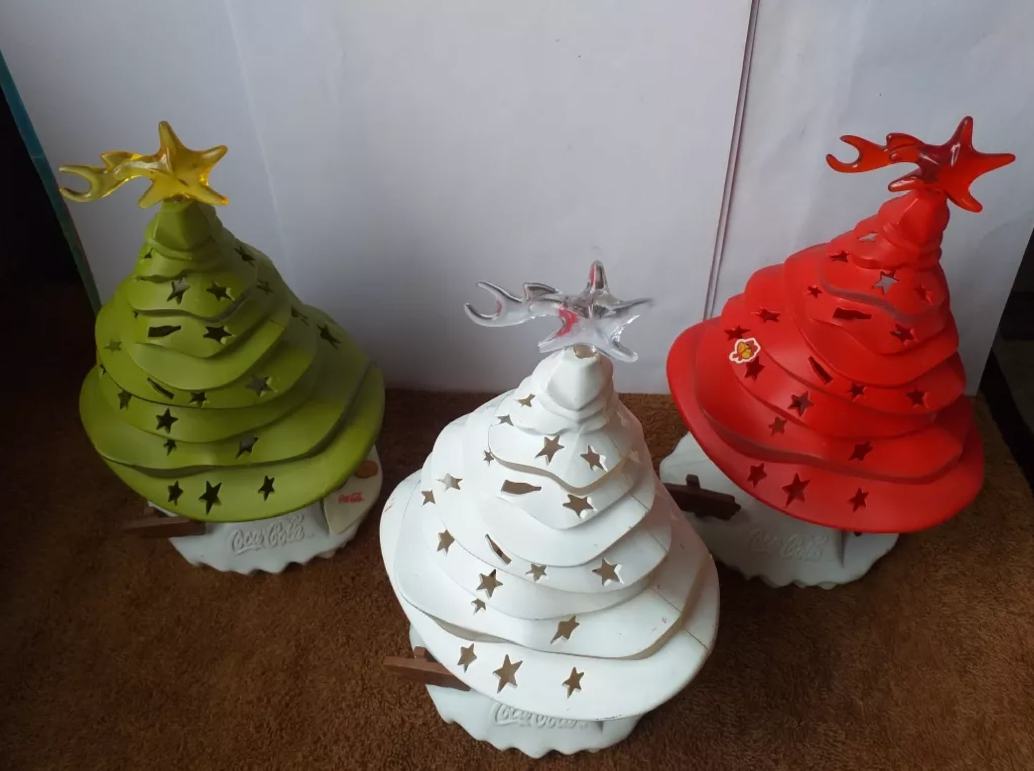 Arbolitos coleccionables navideños de Coca Cola