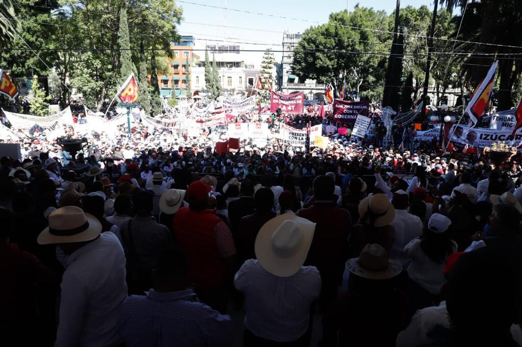 Marcha en Puebla a favor de la 4T