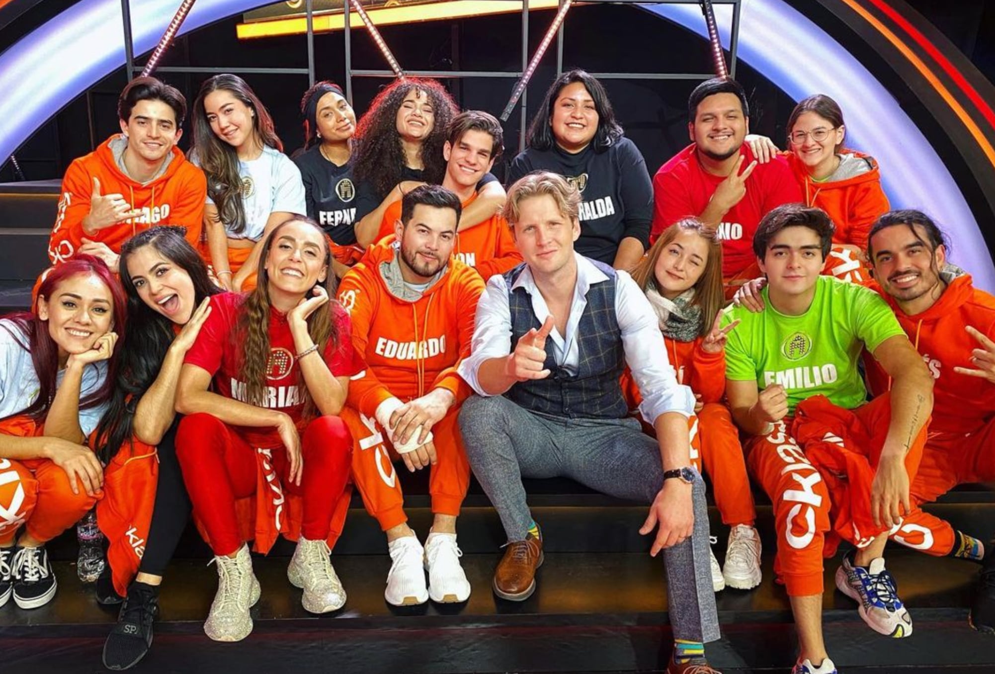 Alexander Acha y los alumnos de La Academia