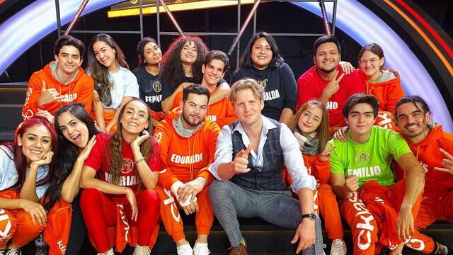 Alexander Acha y los alumnos de La Academia