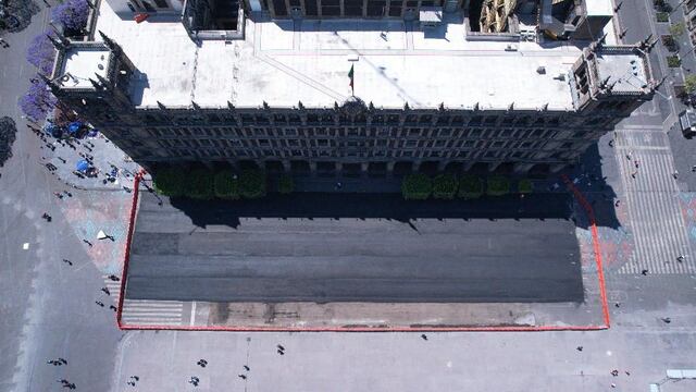 Zócalo se queda sin colores; trabajos de peatonalización cambiaron la pintura por loseta