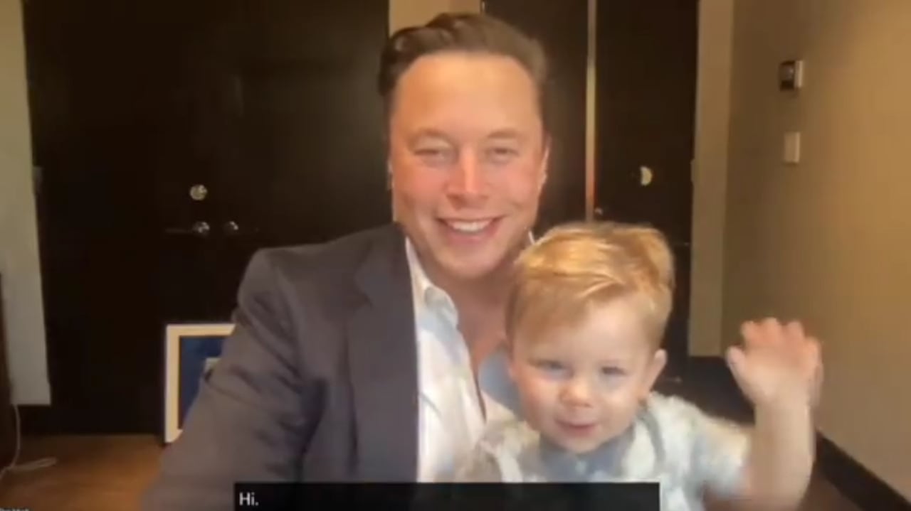 Hijo de Elon Musk robó el corazón de internet