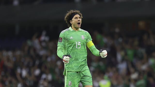 Guillermo Ochoa con la Selección de futbol de México