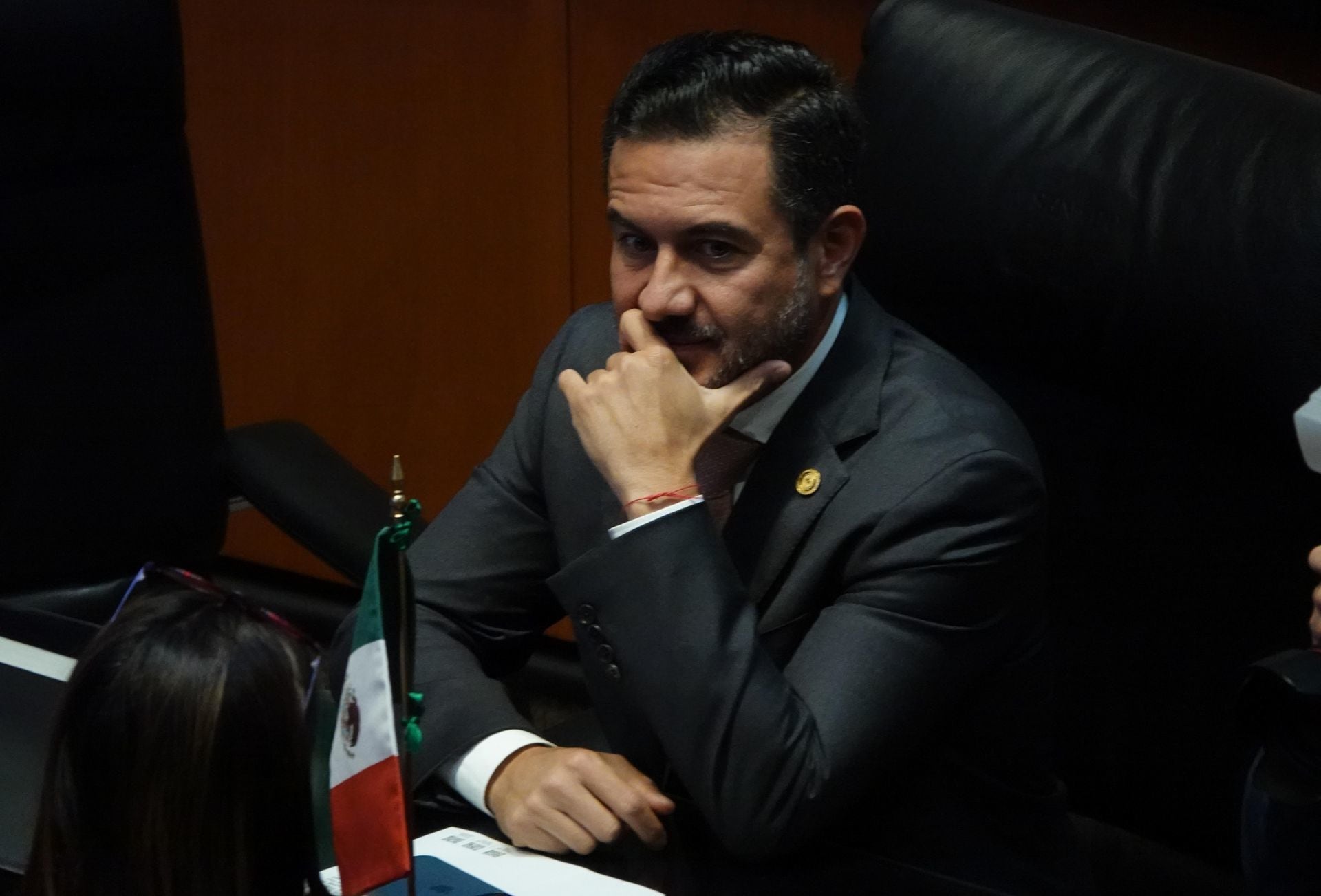 Miguel Ángel Yunes Márquez ya se sienta junto a la bancada de Morena en la Cámara de Senadores