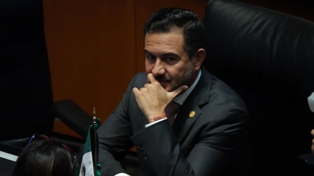 Miguel Ángel Yunes Márquez ya se sienta junto a la bancada de Morena en la Cámara de Senadores