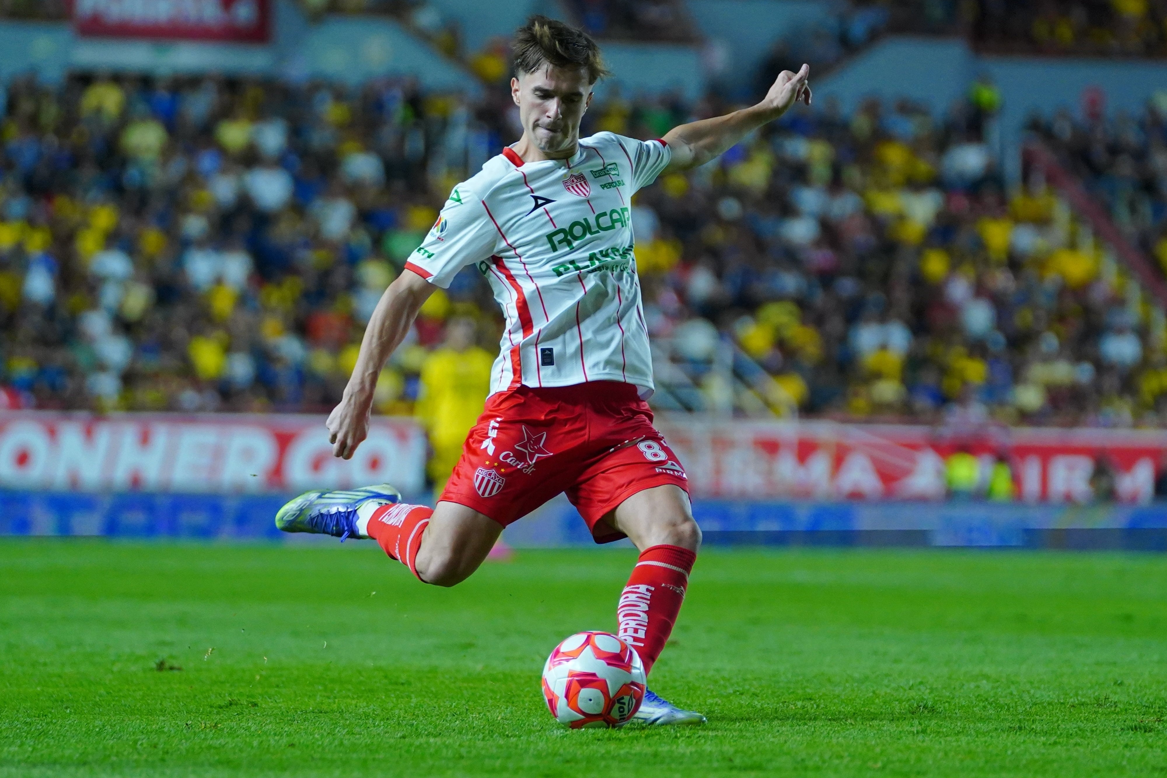 ¡Otro bombazo! América no solo ficharía a Allan Saint-Maximin; también van por estrella de Liga MX.