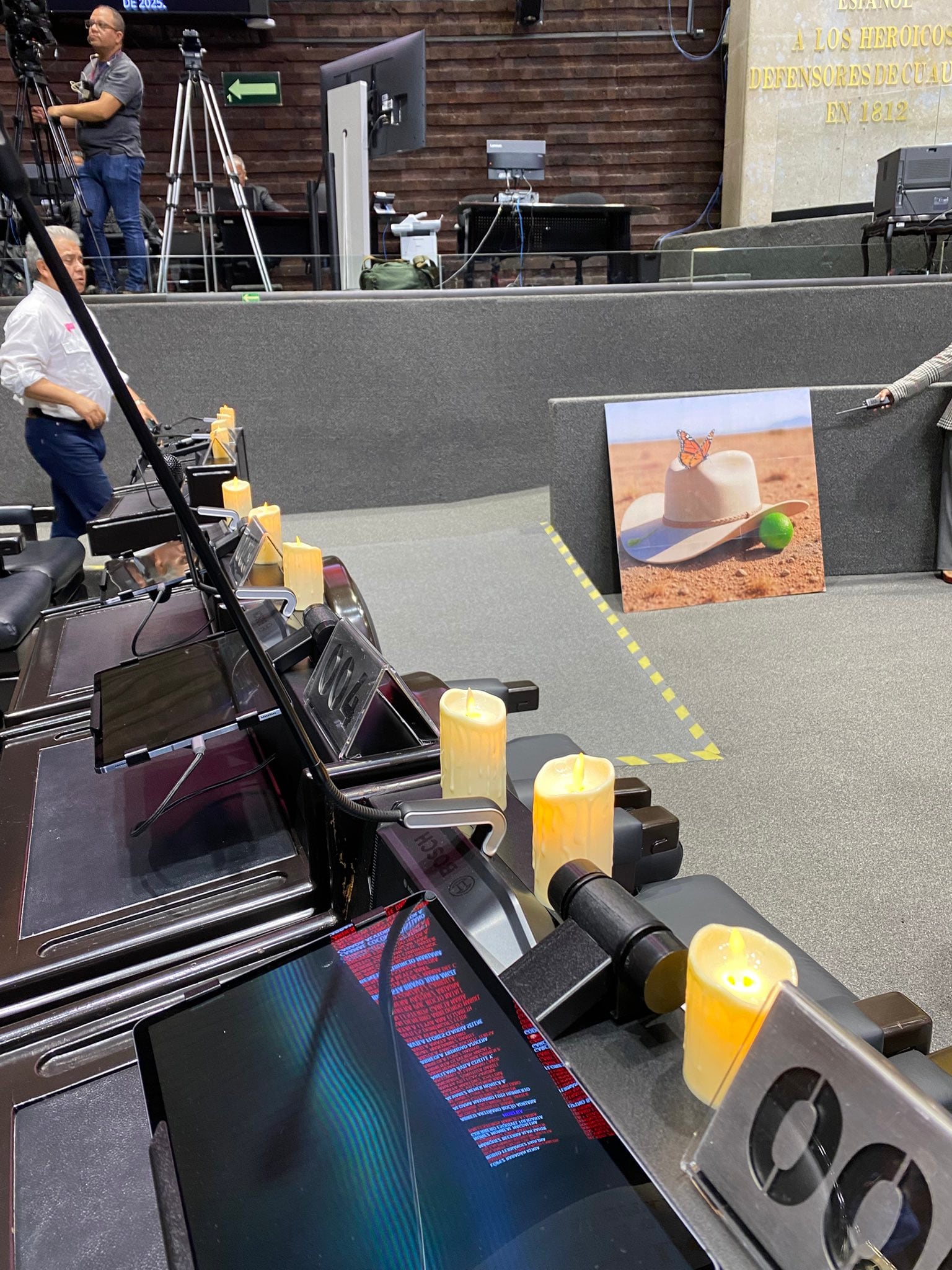 Diputados del PRI y PAN se manifiestan por el asesinato de Carlos Manzo.