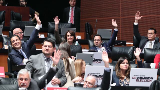 Aprueban revocación de mandato
