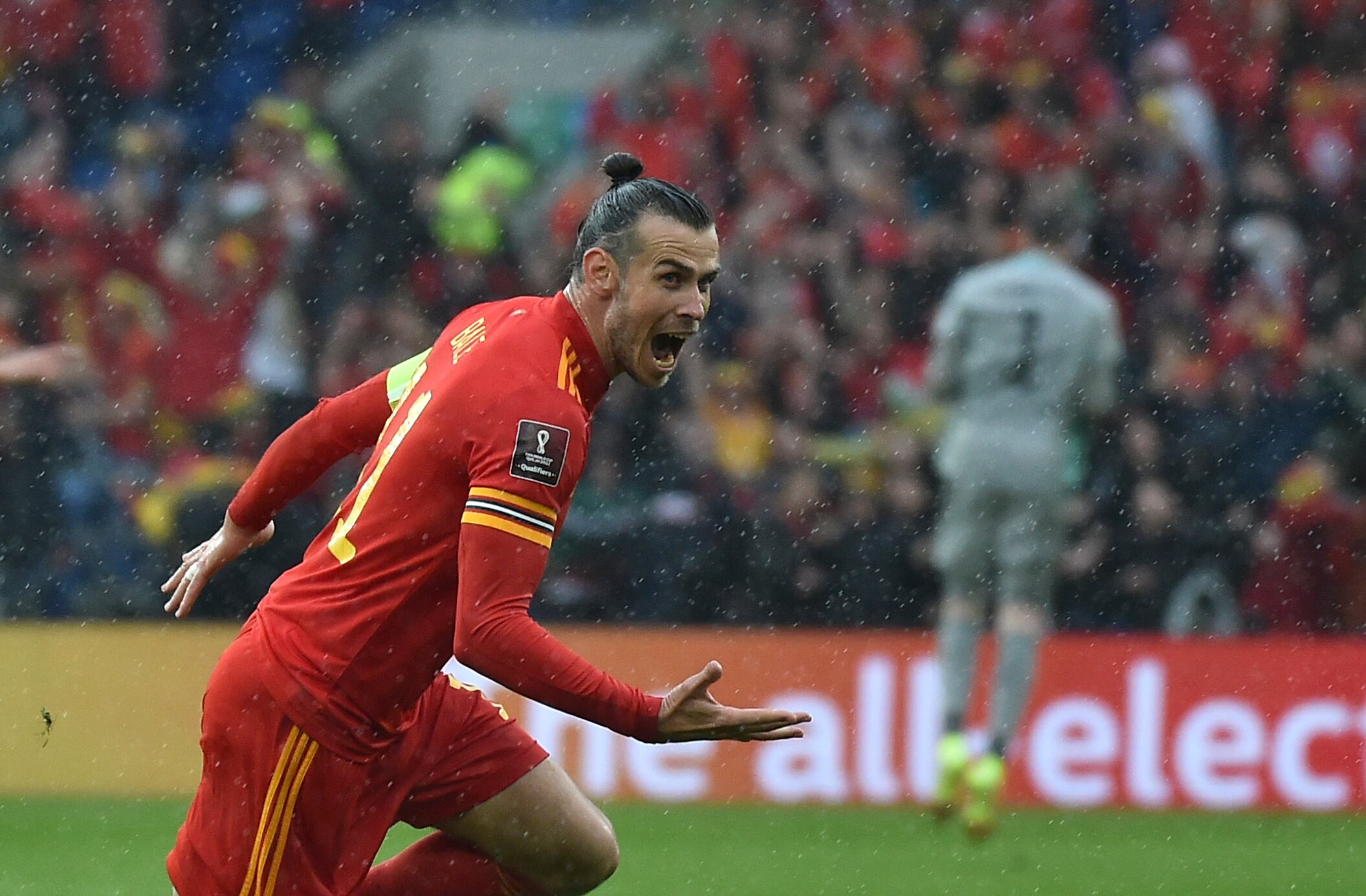 Gareth Bale celebra calificación de Gales