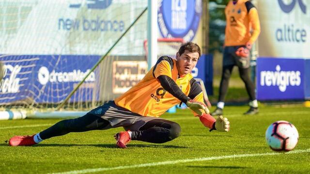 Casillas en un entrenamiento con el Porto