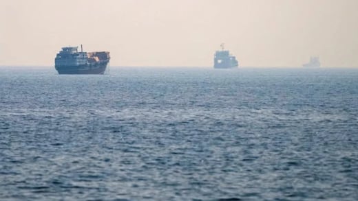 Irán cierra el estrecho de Ormuz “hasta nuevo aviso” tras ataques