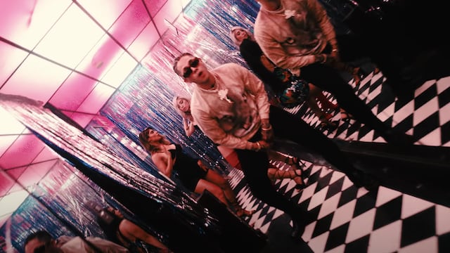 Juan de Dios Pantoja presenta remix de la canción Thong Song