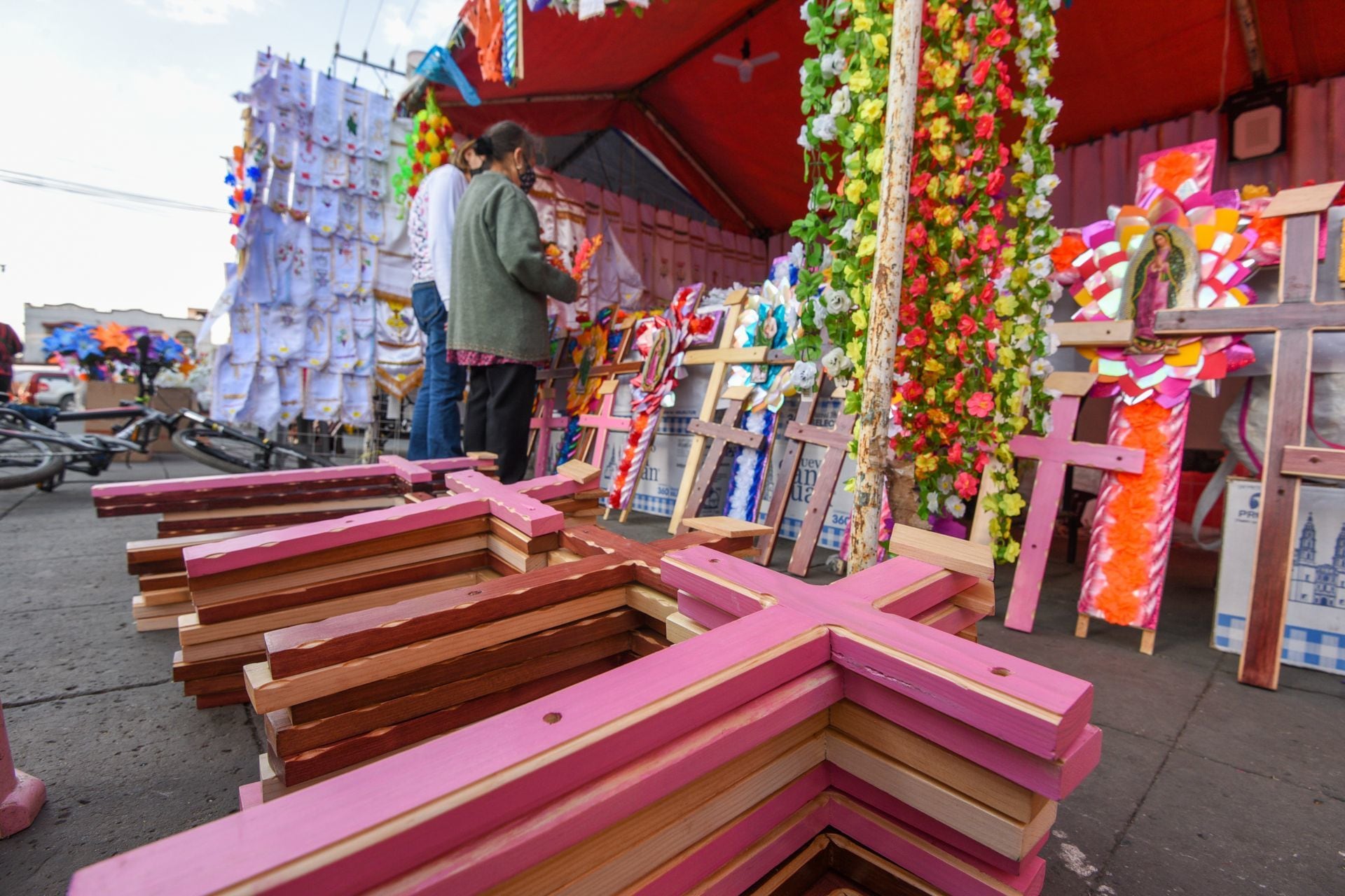 Este 3 de mayo se conmemora el día de la Santa Cruz o día del albañil en México