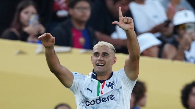 Germán Berterame con Rayados de Monterrey.