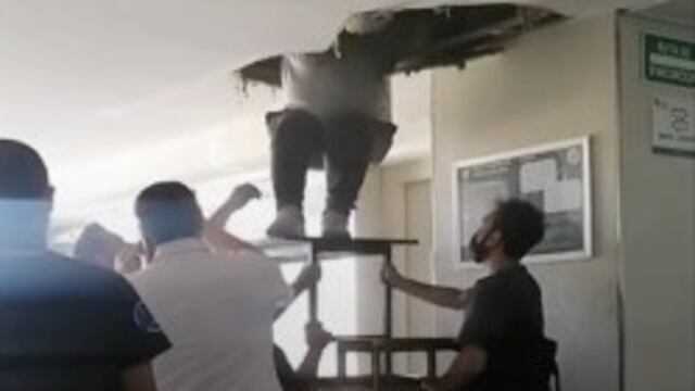 IMSS en Guadalajara: Ocho personas quedan atrapadas