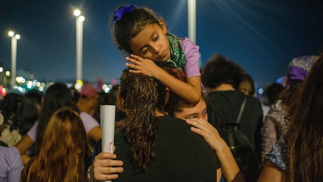 Cientos de mujeres asistieron a la marcha por el Dia Internacional de la mujer
